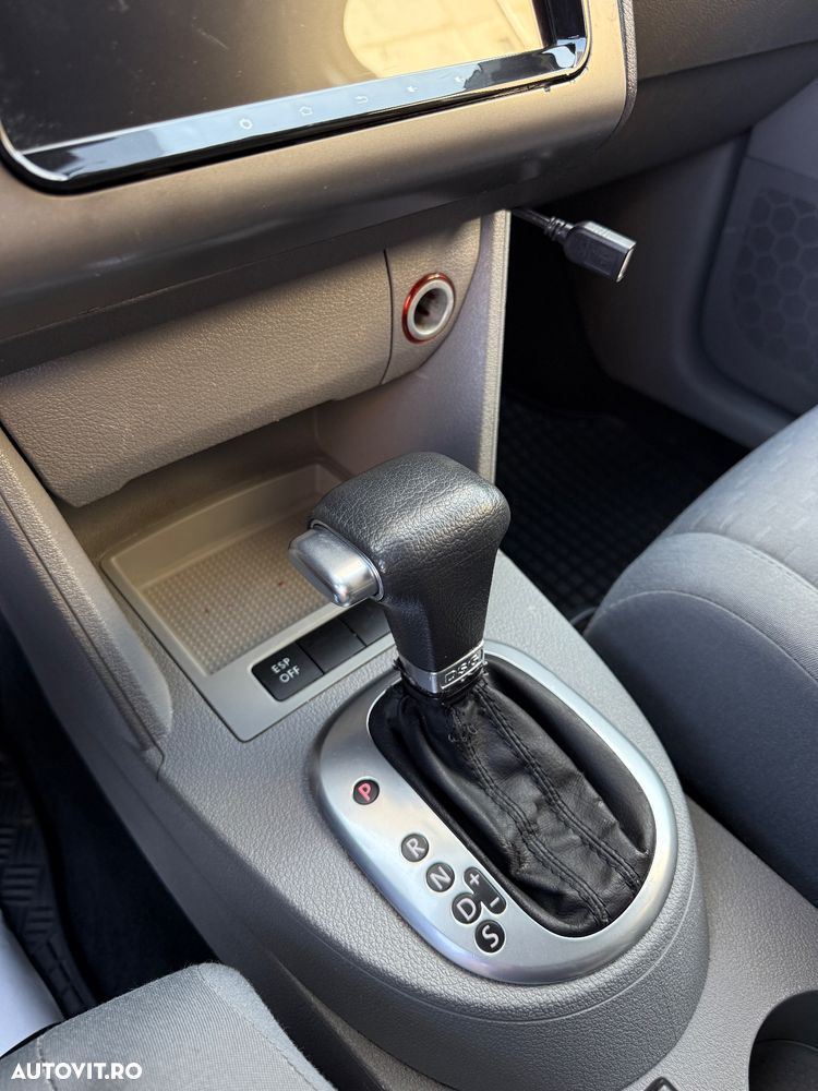 Volkswagen Touran 1.9 TDI DPF Conceptline DSG - 15