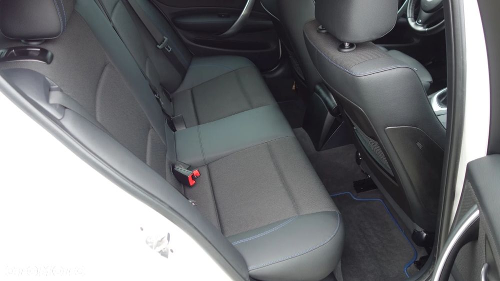 BMW Seria 1 116i Edition Sport - 29