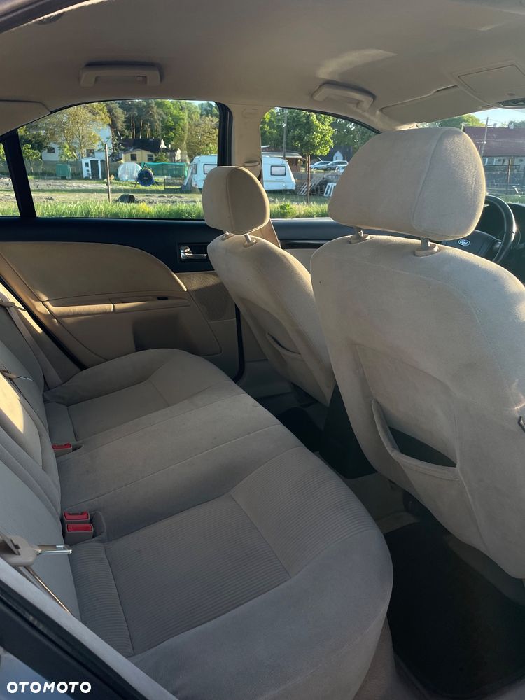 Ford Mondeo 1.8 SCi Ghia - 10