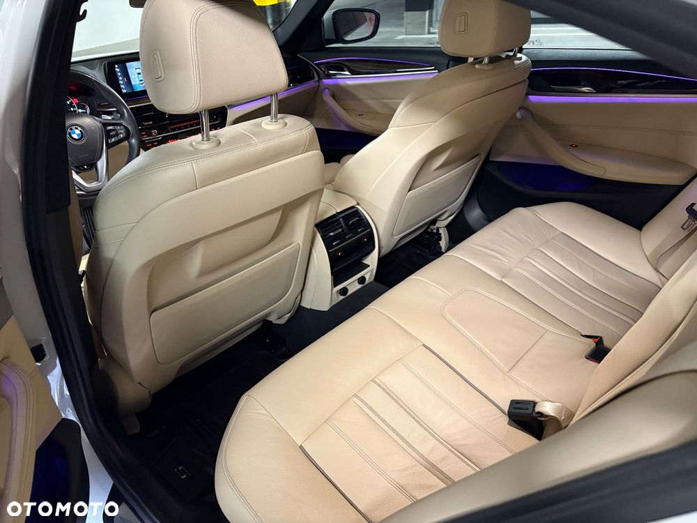 BMW Seria 5 530i Luxury Line - 14