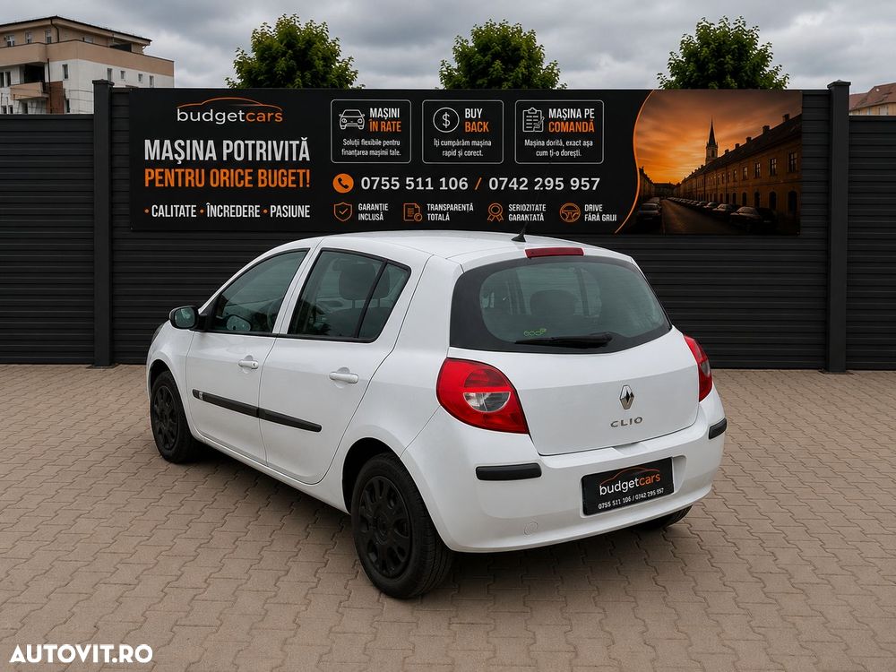 Renault Clio 1.2 16V Authentique - 4