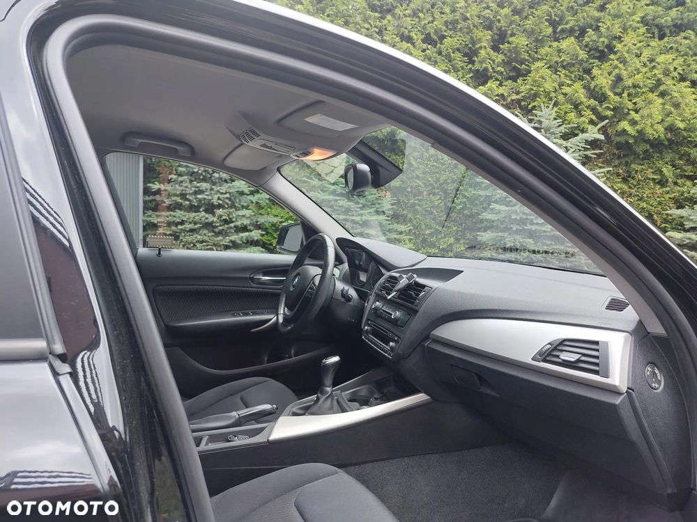 BMW Seria 1 116i - 8