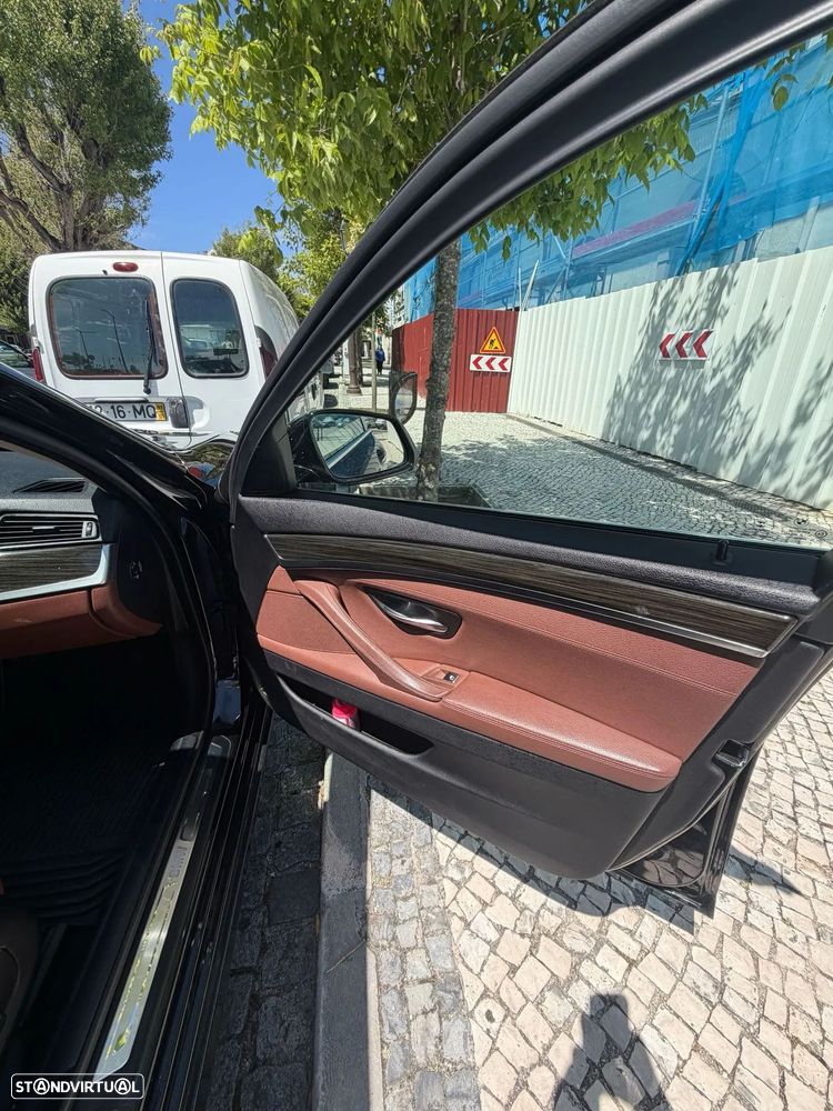BMW 520 d Line Luxury Auto - 2