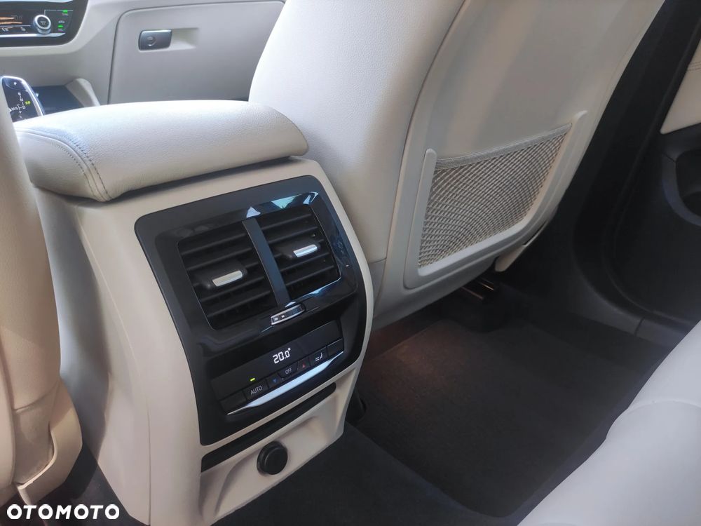 BMW X4 xDrive20i xLine sport - 30