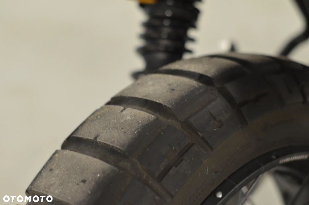 Triumph Scrambler - 22