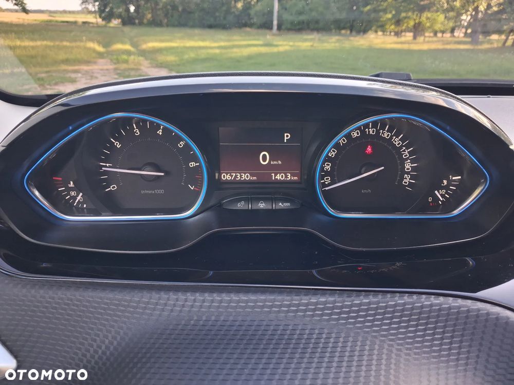 Peugeot 2008 1.2 Pure Tech Allure S&S EAT6 - 12