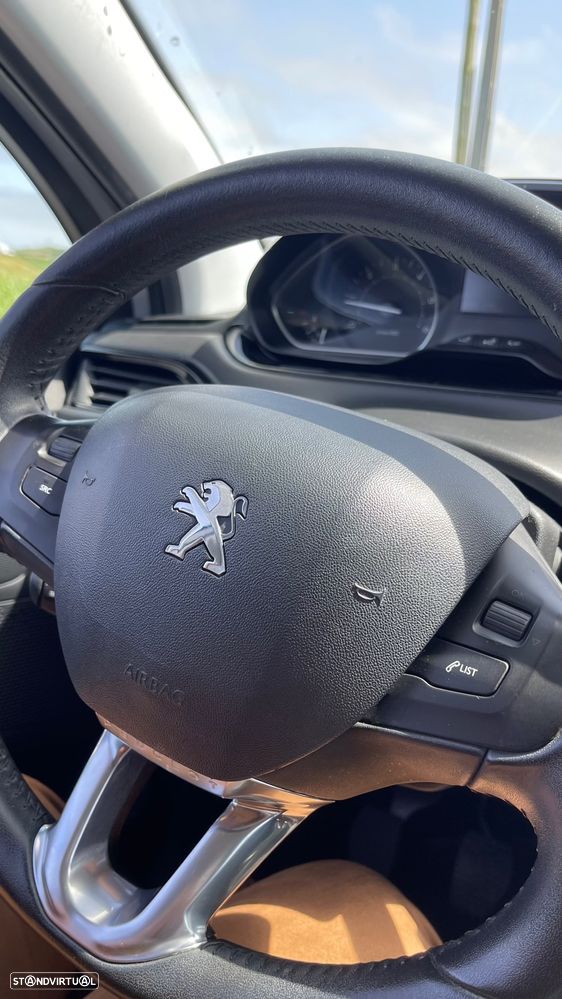 Peugeot 208 1.4 HDi - 8