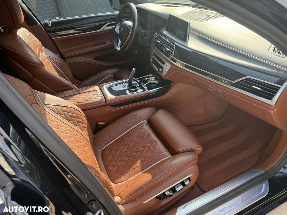 BMW Seria 7 745e - 8