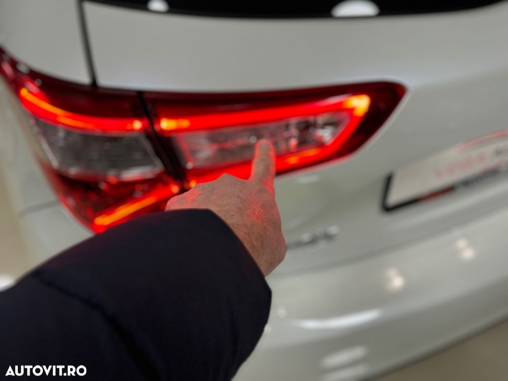 Toyota Yaris 1.5 VVT-i HSD Sol - 35