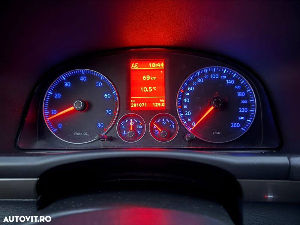 Volkswagen Touran - 9