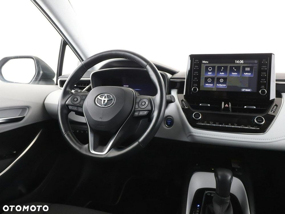 Toyota Corolla 2.0 Hybrid Executive - 17