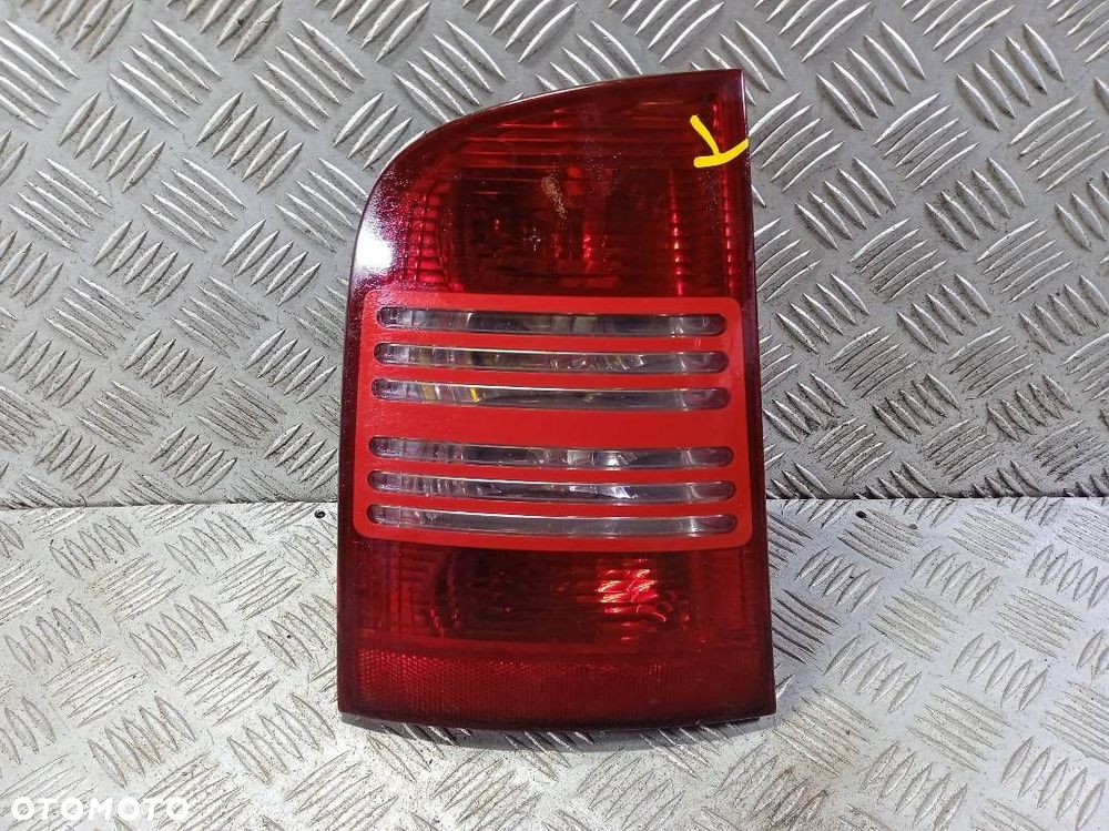 LAMPA LEWA TYLNA SKODA OCTAVIA 1