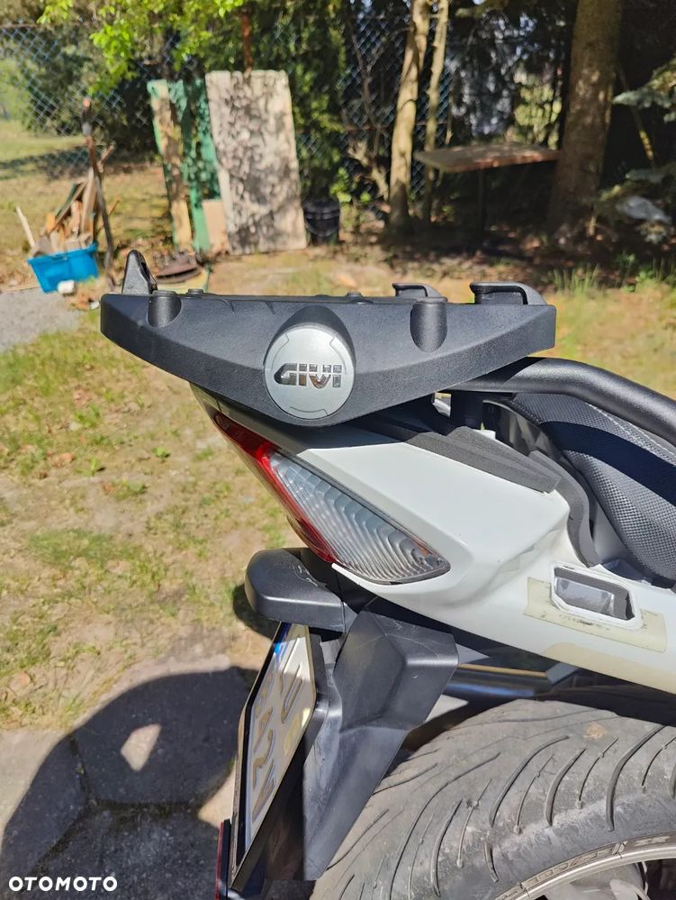 Yamaha FJR - 4
