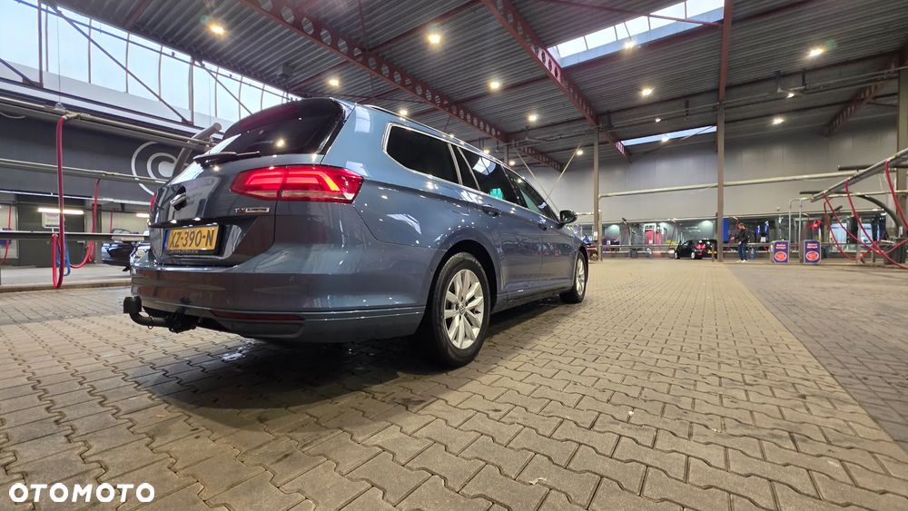 Volkswagen Passat - 19