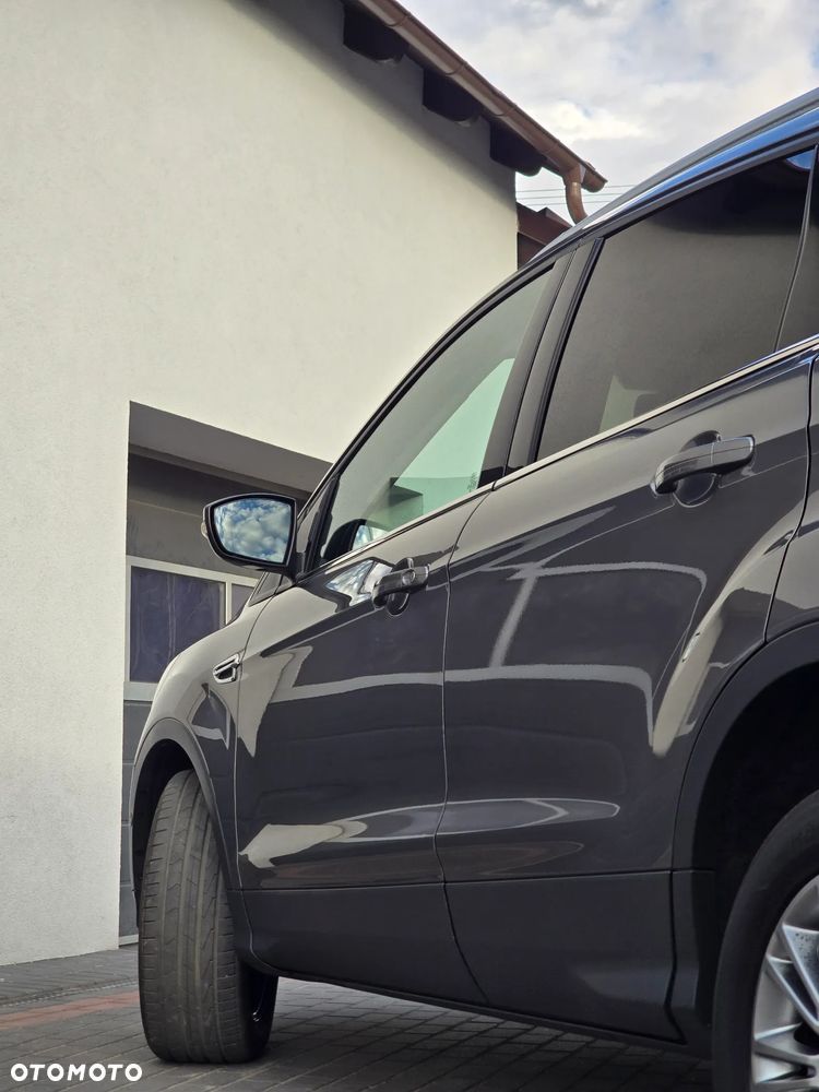 Ford Kuga 2.0 TDCi 2x4 Titanium - 20