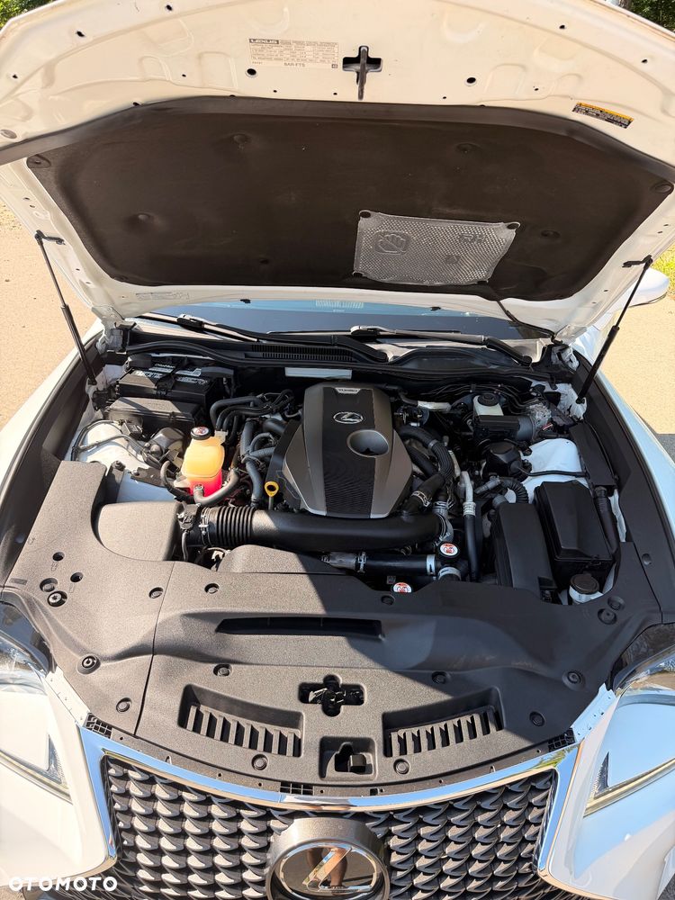 Lexus RC 200t / 300 F Sport - 29