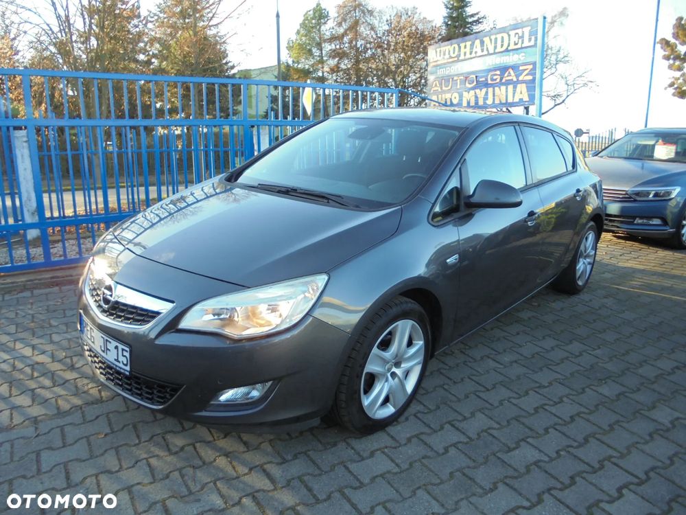 Opel Astra 1.4 Turbo Cosmo - 2