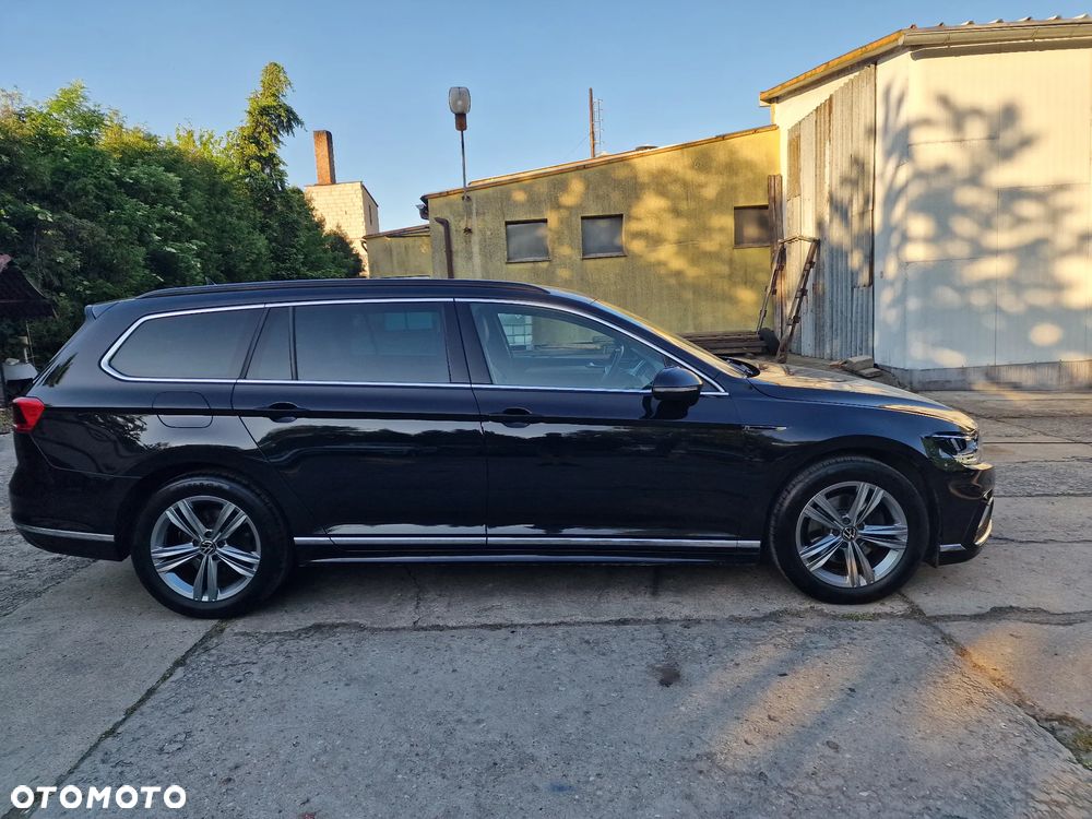 Volkswagen Passat Variant 2.0 TDI SCR DSG R-Line - 16