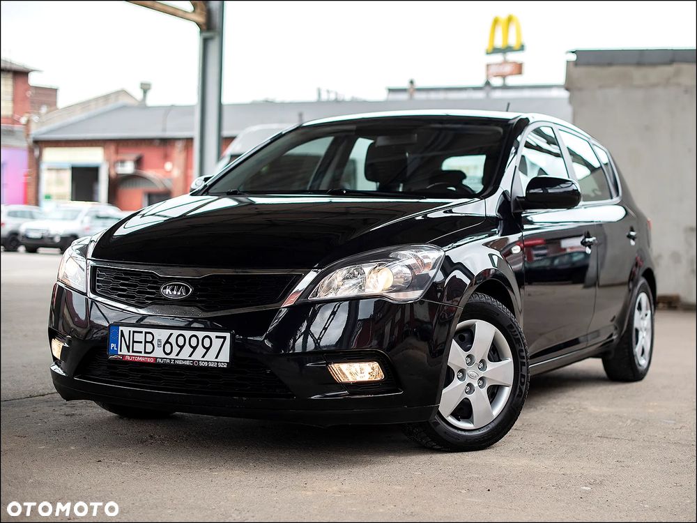 Kia Ceed - 1
