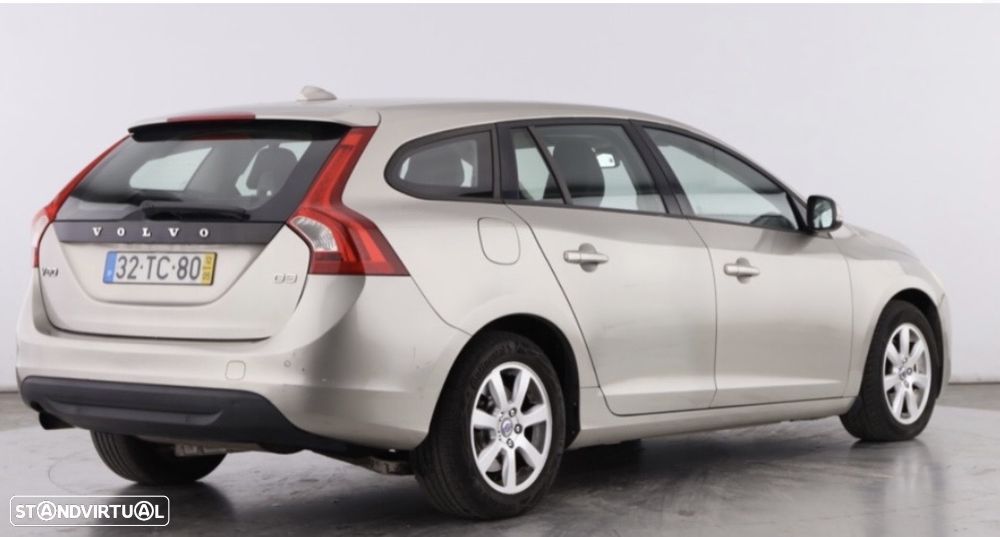 Volvo V60 D3 Momentum - 12