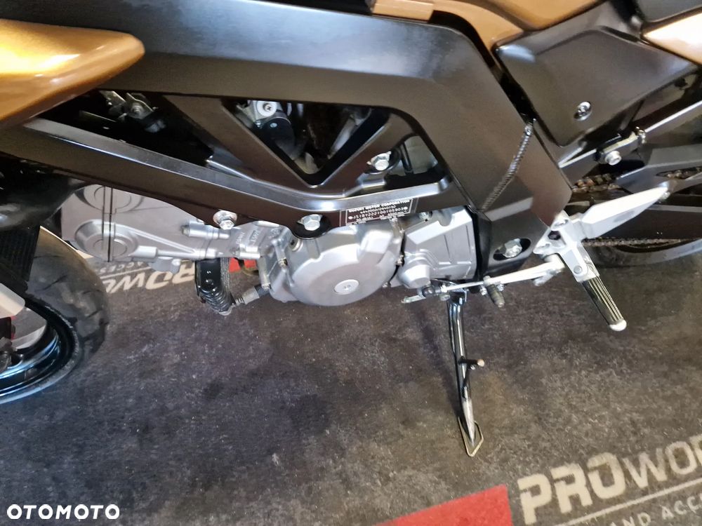 Suzuki SV - 16