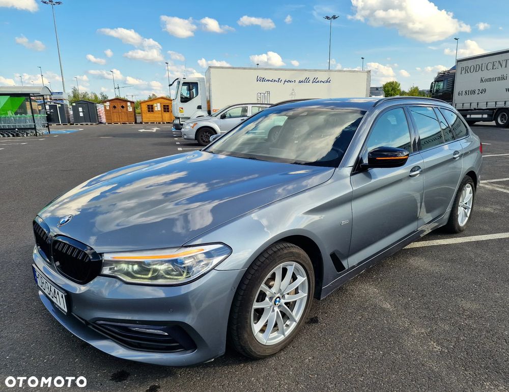BMW Seria 5 525d Sport Line - 2