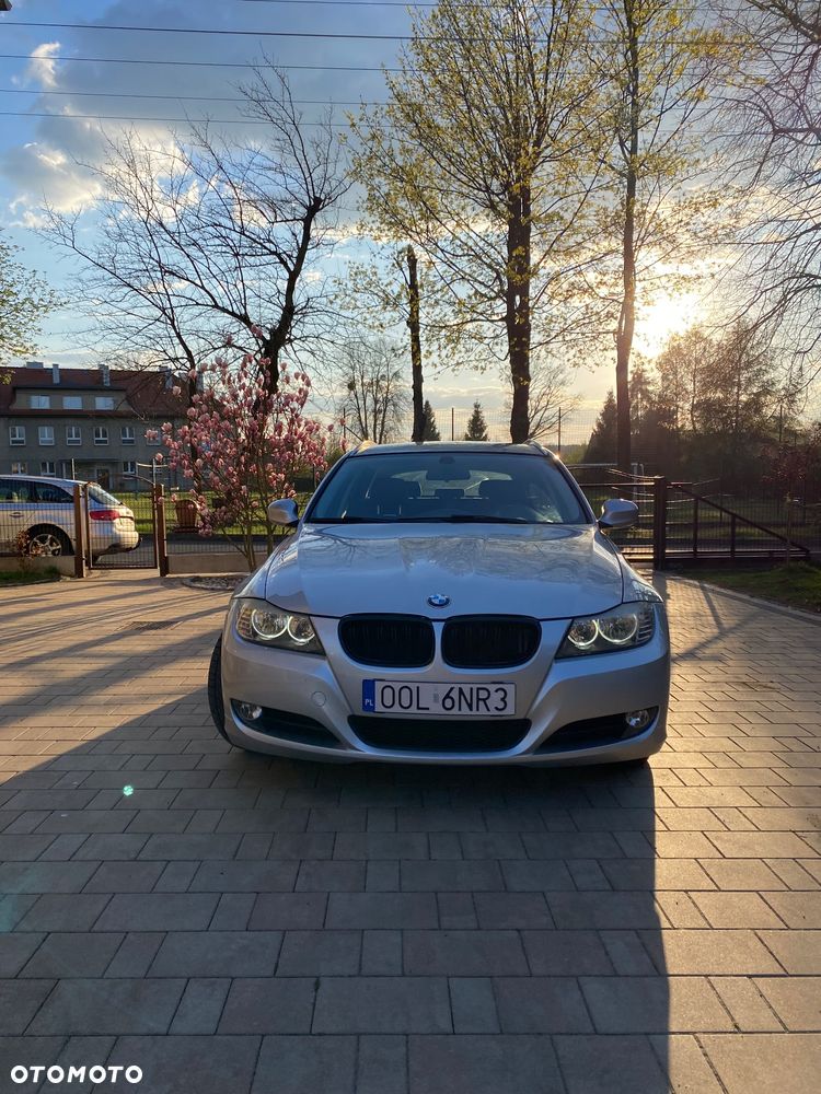 BMW Seria 3 318i - 11