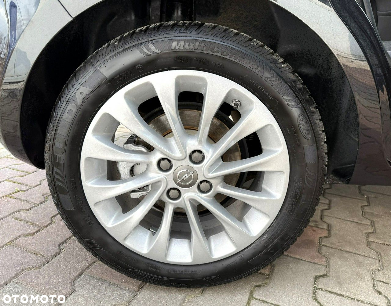 Opel Corsa 1.4 T Cosmo S&S - 11