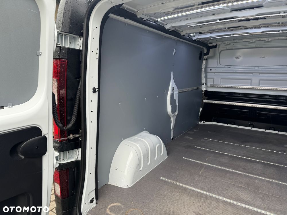 Renault Trafic - 13