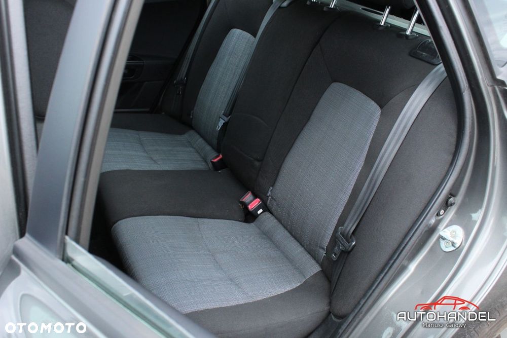 Kia Ceed - 8