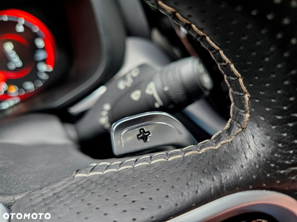 Volvo XC 60 D4 AWD R-Design - 22