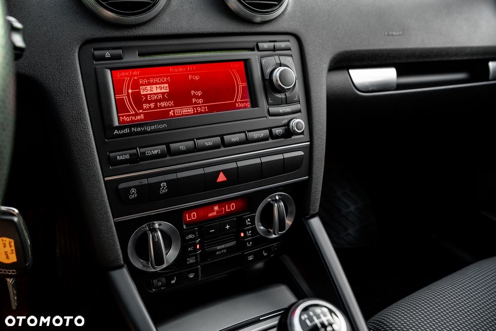 Audi A3 Sportback 2.0 TDI Ambiente - 32