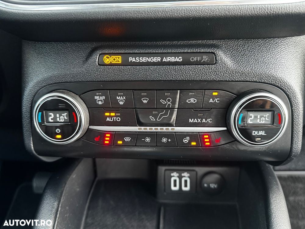 Ford Kuga - 32
