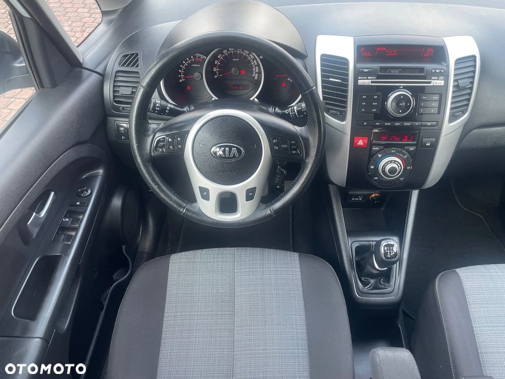 Kia Venga - 9