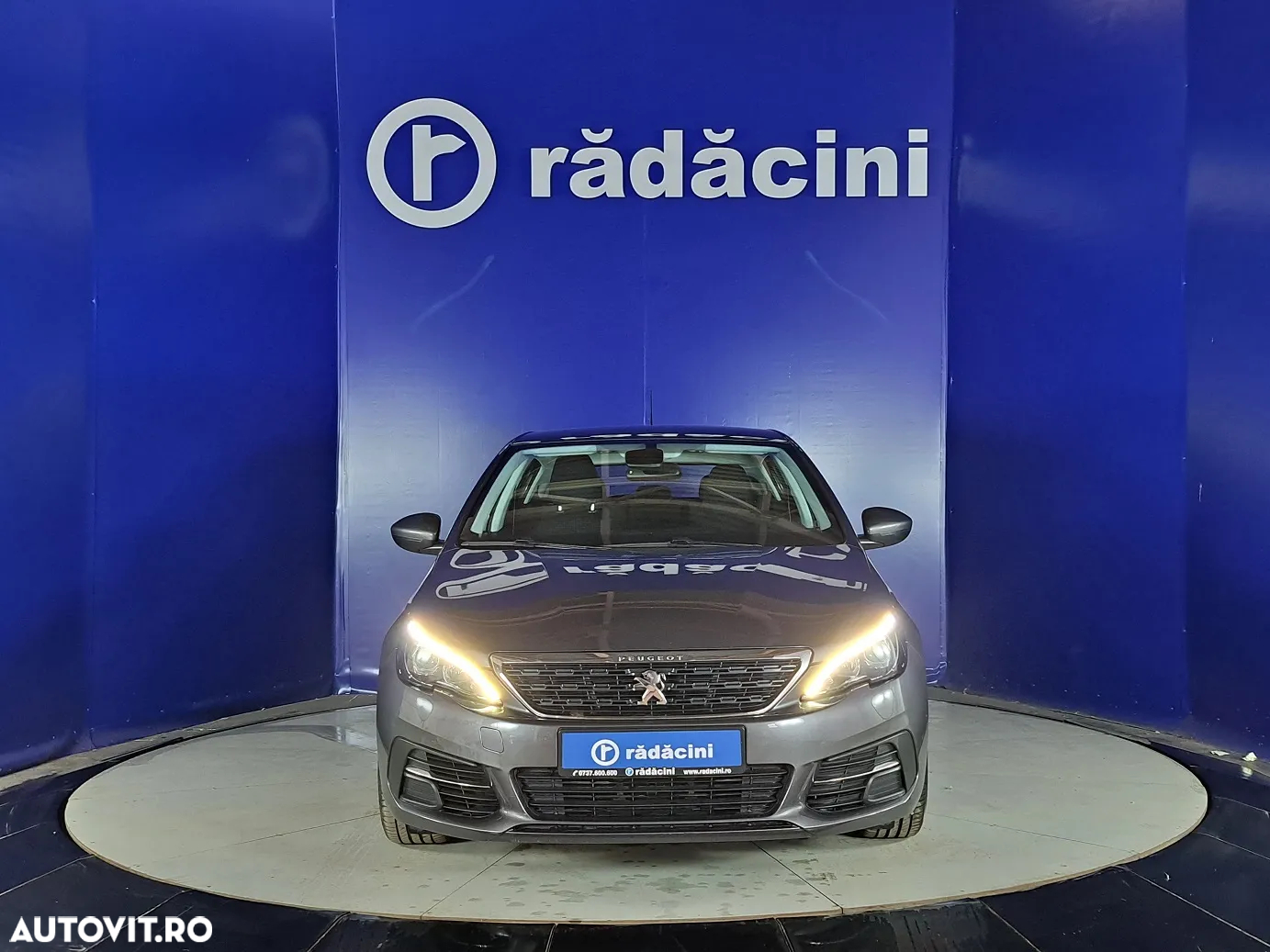 Peugeot 308 - 8