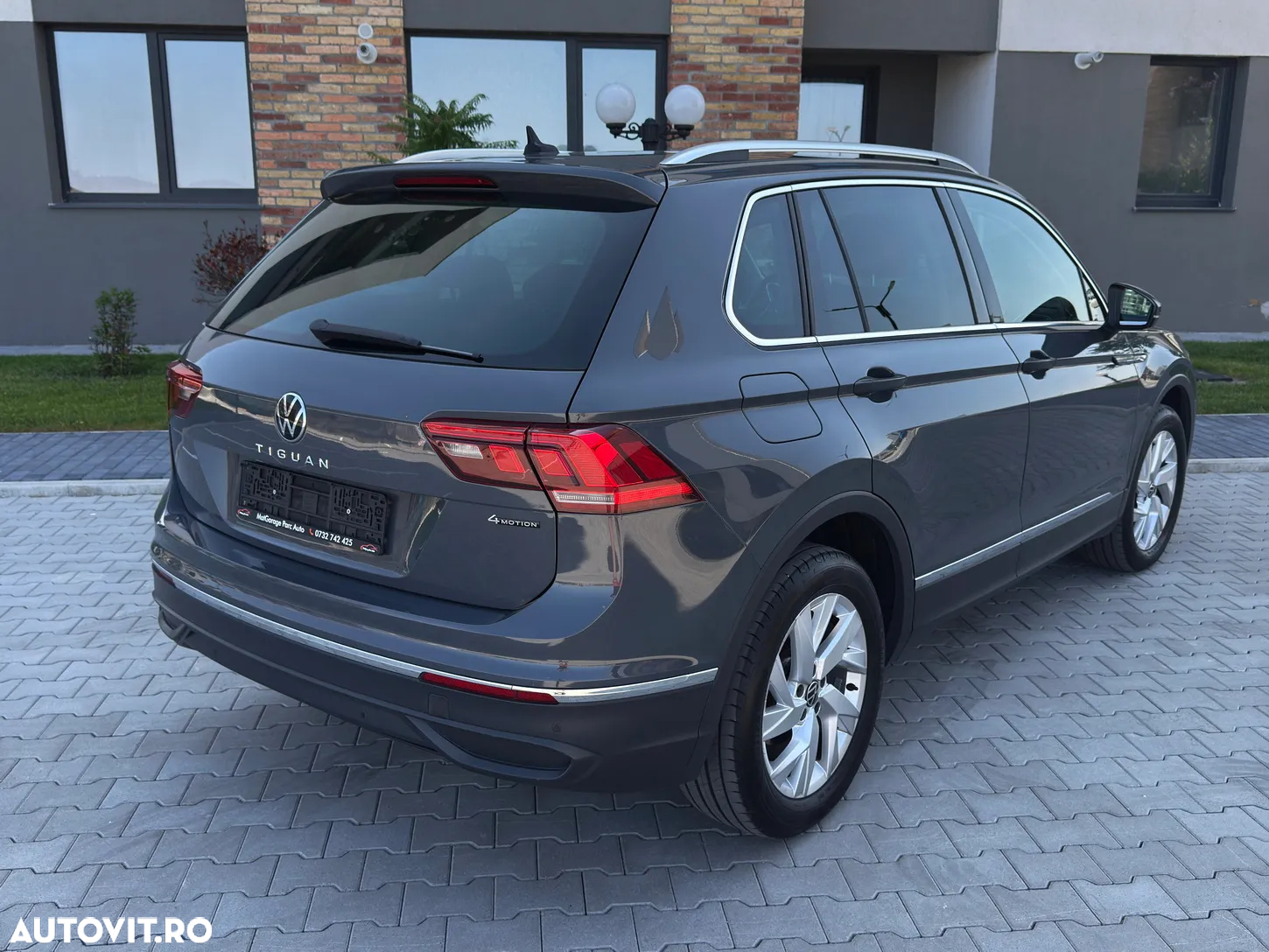 Volkswagen Tiguan - 4