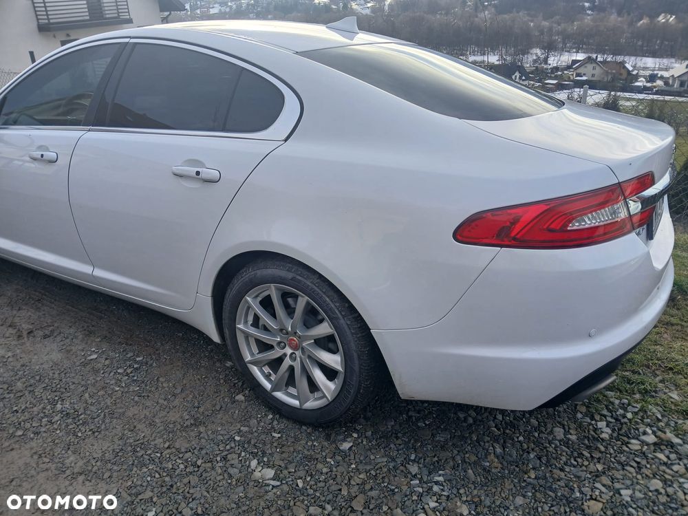 Jaguar XF 2.0 T Prestige - 4