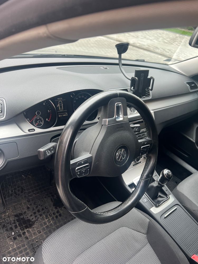 Volkswagen Passat 2.0 TDI DPF Comfortline - 16