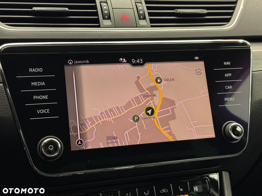 Skoda Superb 2.0 TDI SCR Style DSG - 30