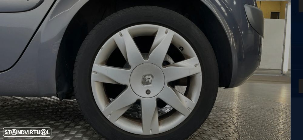 Renault Mégane 1.5 dCi Dynamique S - 10