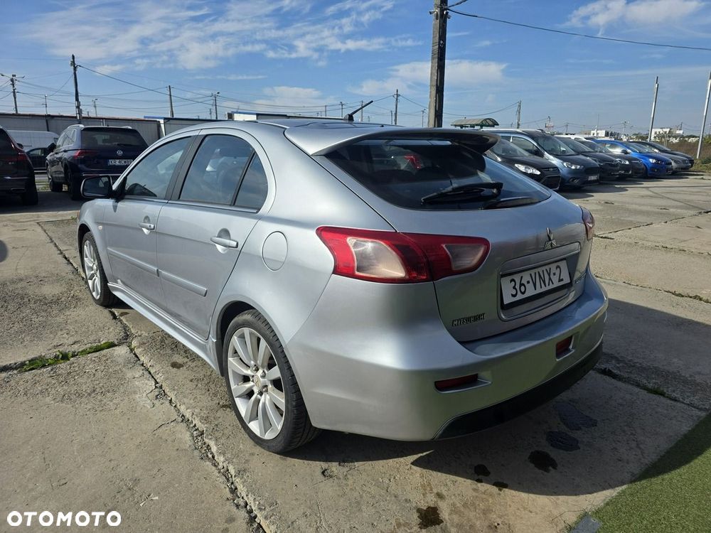 Mitsubishi Lancer 1.5 - 7