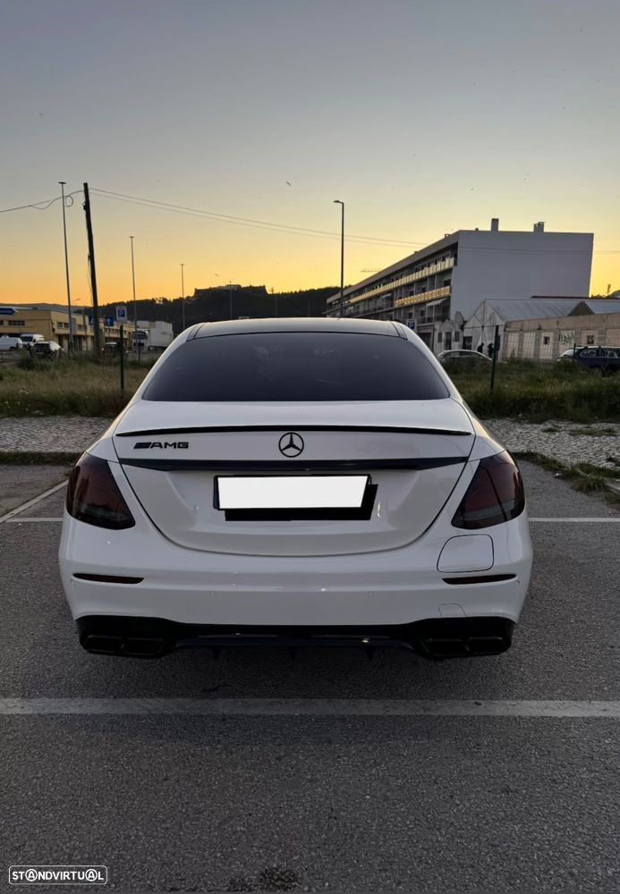Mercedes-Benz E 300 e AMG Line - 6