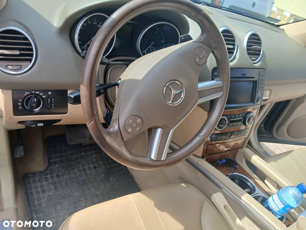 Mercedes-Benz ML 300 CDI 4-Matic - 8