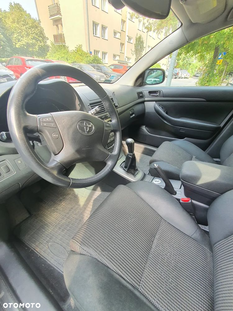 Toyota Avensis 2.0 VVT-i Sol - 10