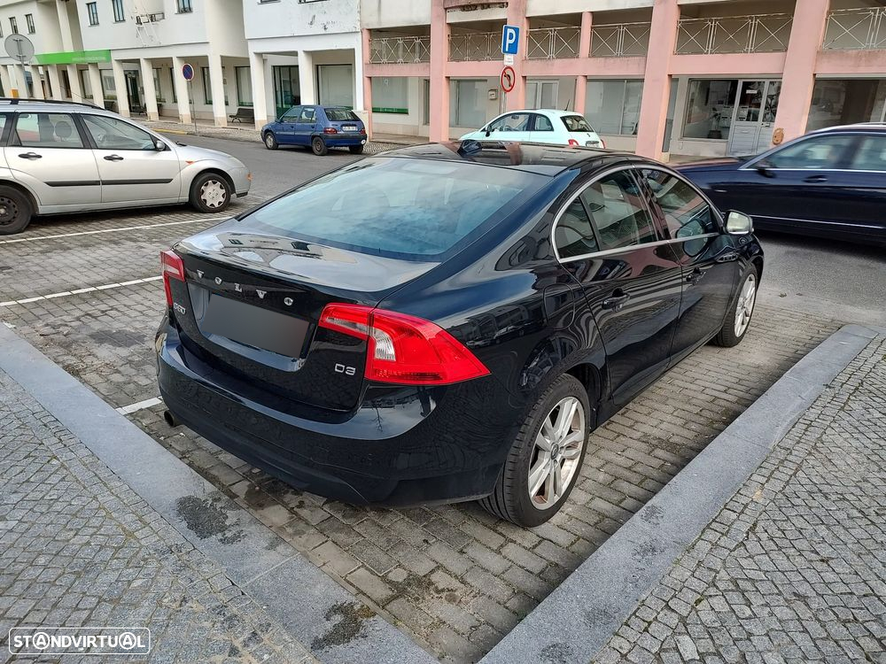 Volvo S60 2.0 D3 Momentum - 3