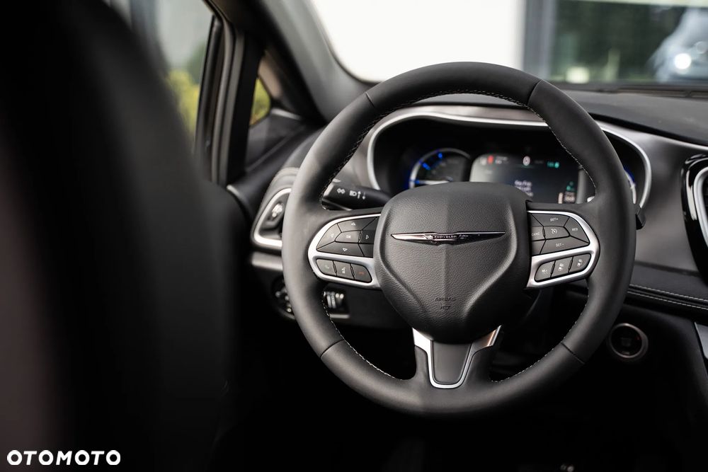Chrysler Pacifica - 9