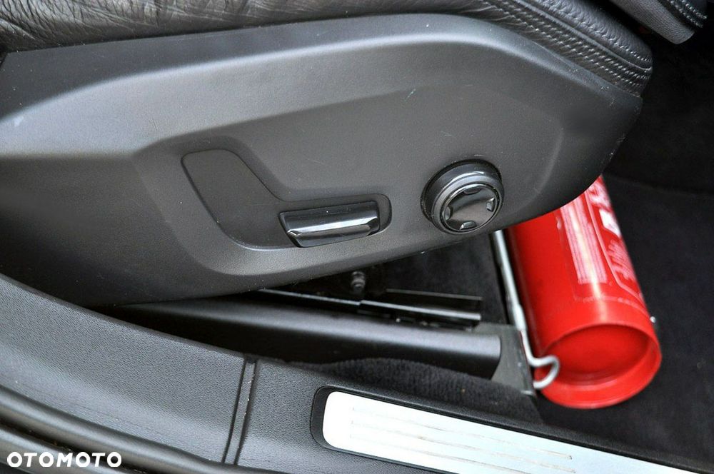 Volvo V90 D3 Momentum Pro - 28