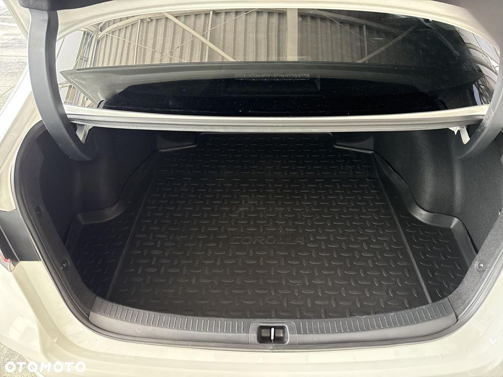 Toyota Corolla 1.8 Hybrid Comfort - 13