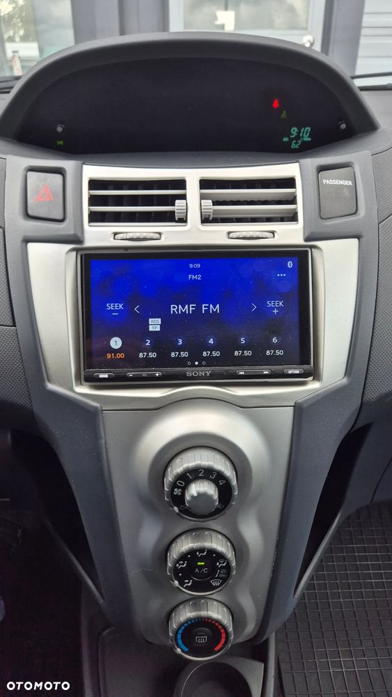 Toyota Yaris 1.0 Terra A/C - 12