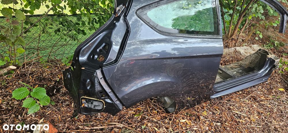 FORD FIESTA MK7 HB 3D 3 DRZWI Bok prawy Ćwiartka prawa Błotnik tył prawy Błotnik tylny prawy Próg Słupek szyby czołowej KOLOR S9 - 9